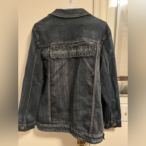 STUNNING CANADIAN TUXEDO - Picture 4 of 13